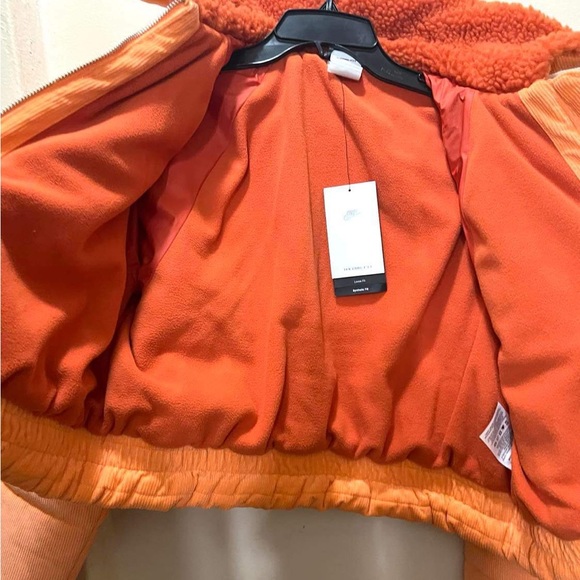 Nike Women’s Air Therma-Fit Winter Puffer Jacket - Picture 11 of 14